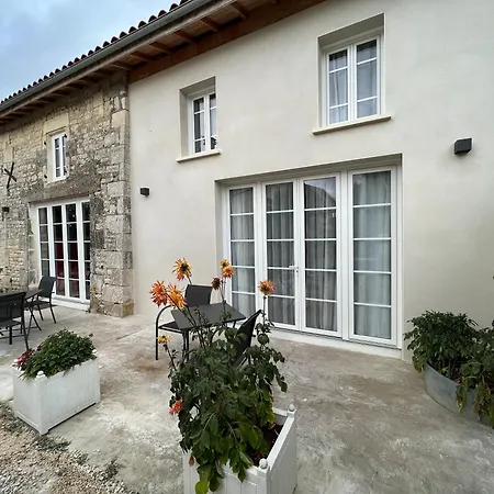 Le 240b #1 בית הארחה 3*